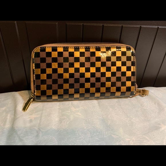 Mixed/Checkered brown & black Medium Wristlet - Picture 2 of 10